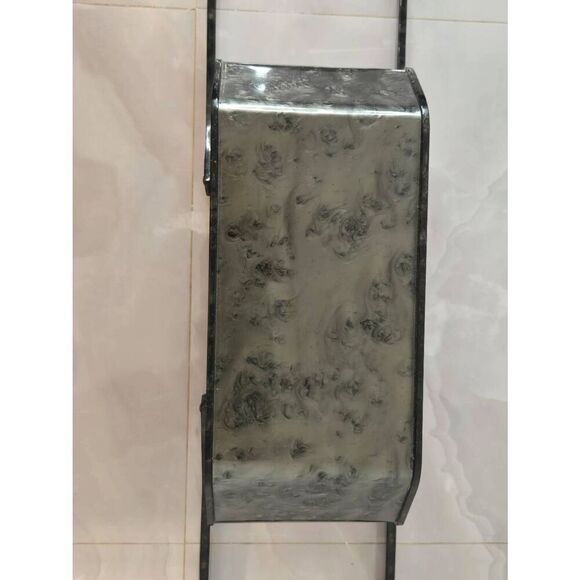 Rialto New York 1950s Grey Pearlized Hand Etched Lucite Bag - Picture 4 of 10